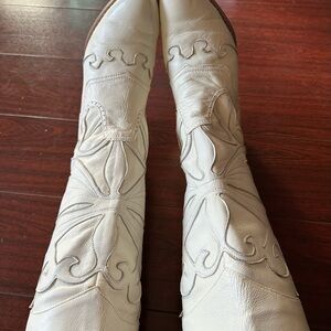 Elegant White Leather Western Boots